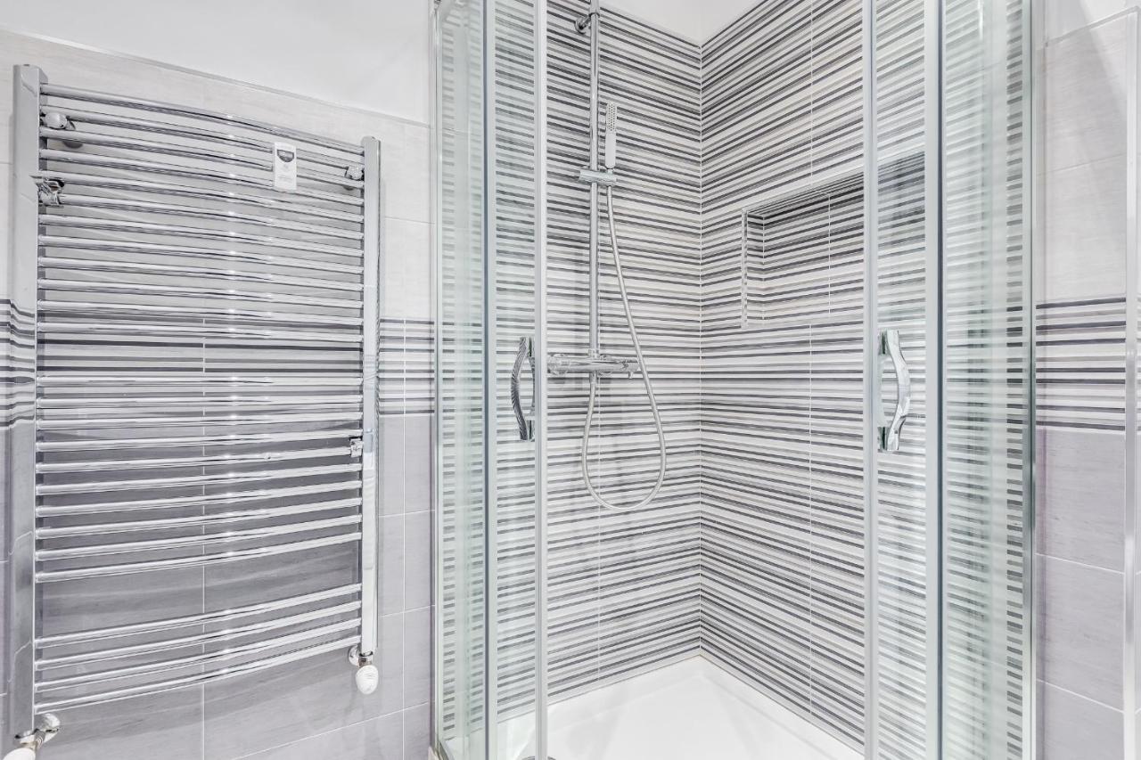 Joice Luxury Rom